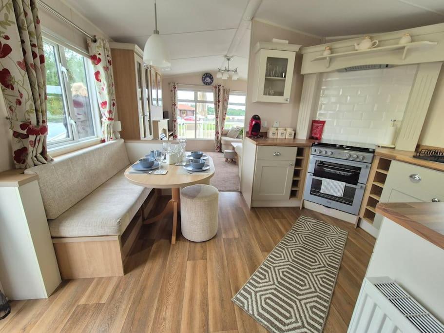 Amazing 2Bedroom Caravan In Lincoln, Tattershall Kültér fotó